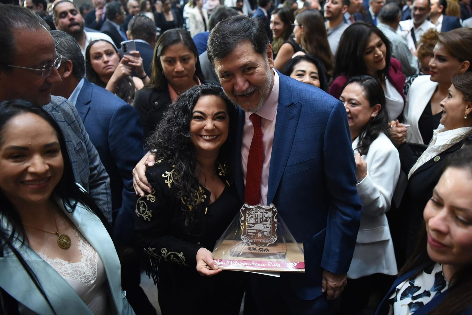 Senadora Olga Sosa asiste al informe de Noroña; se reduce la pobreza y la desigualdad, valores de la cuarta transformación.