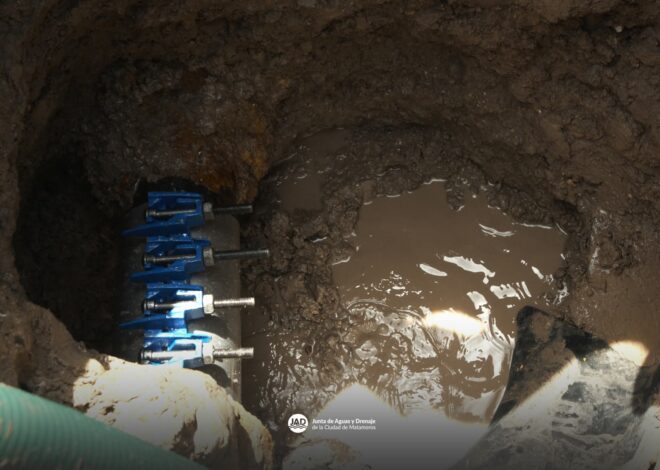 Con abrazadera, gobierno de Beto Granados repara fuga en colonia Moderna