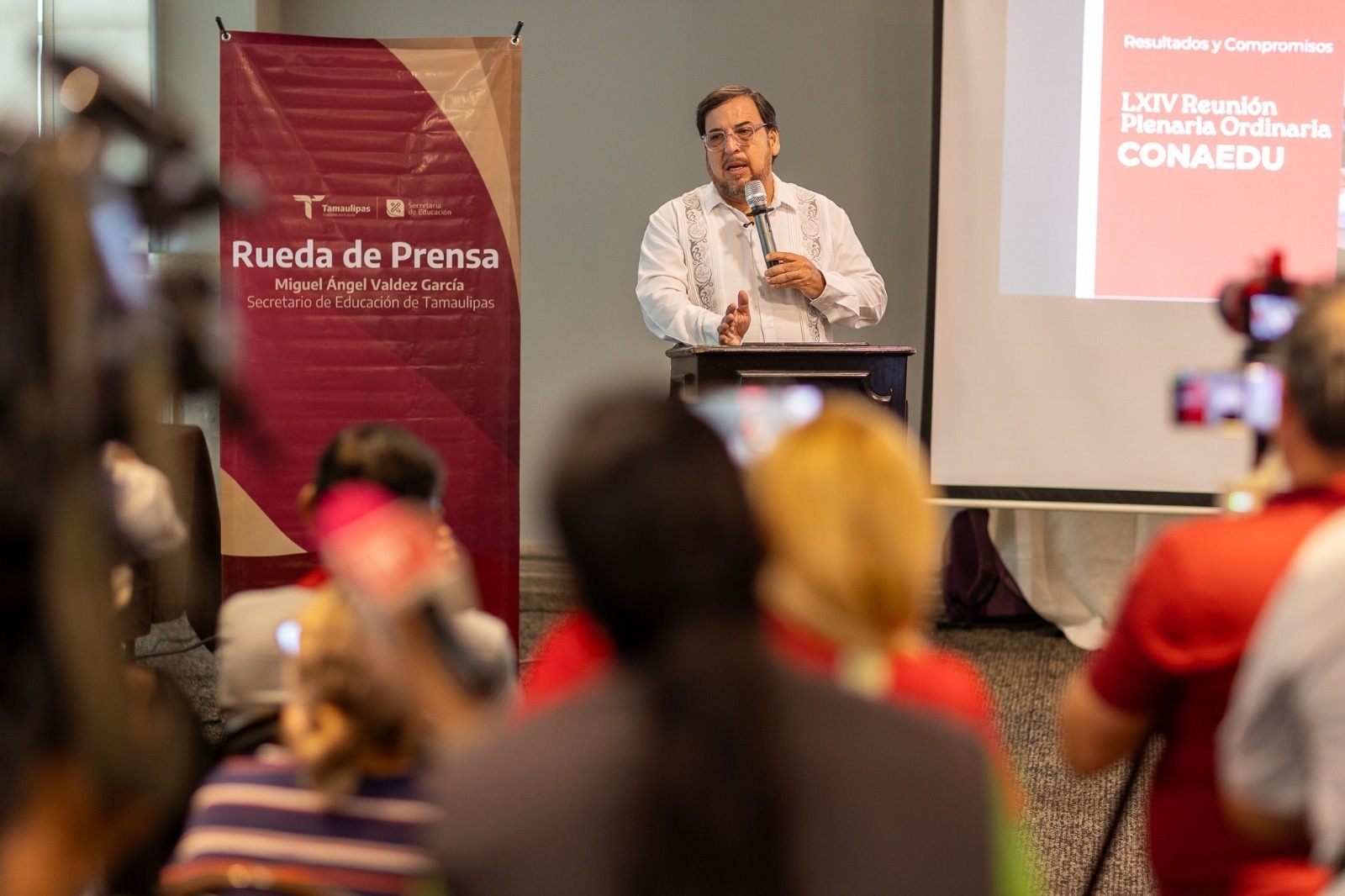 Impactan apoyos en aprovechamiento escolar: SET