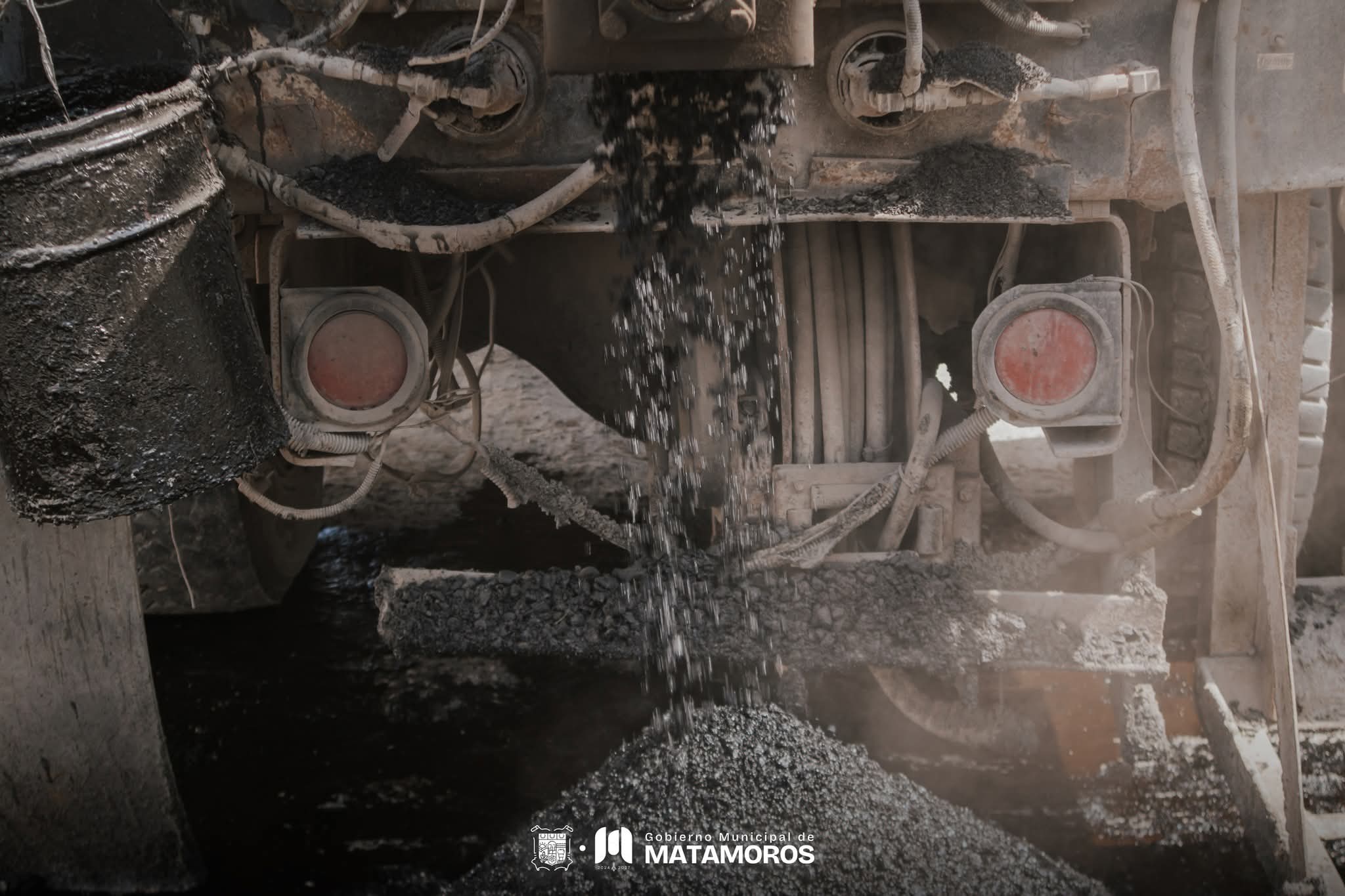 Gobierno de Matamoros sigue mejorando vialidades con el programa de bacheo