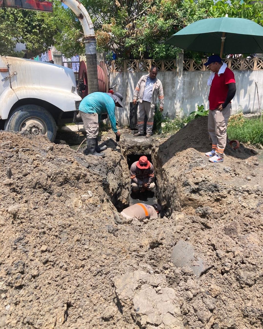 Realiza COMAPA Altamira reposición y conexión de descargas sanitarias