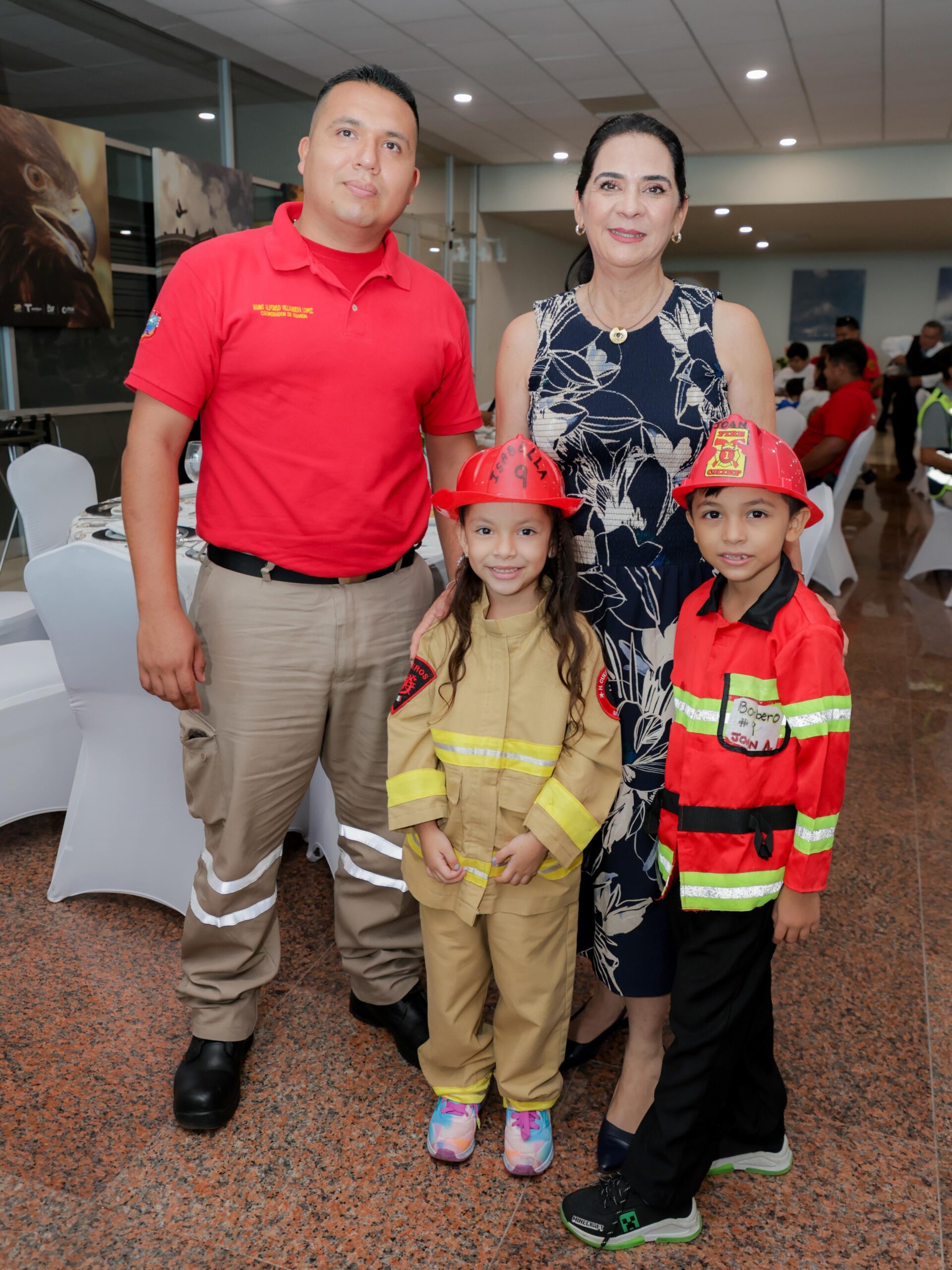 Reconoce Mónica Villarreal labor del Cuerpo de Bomberos en su día