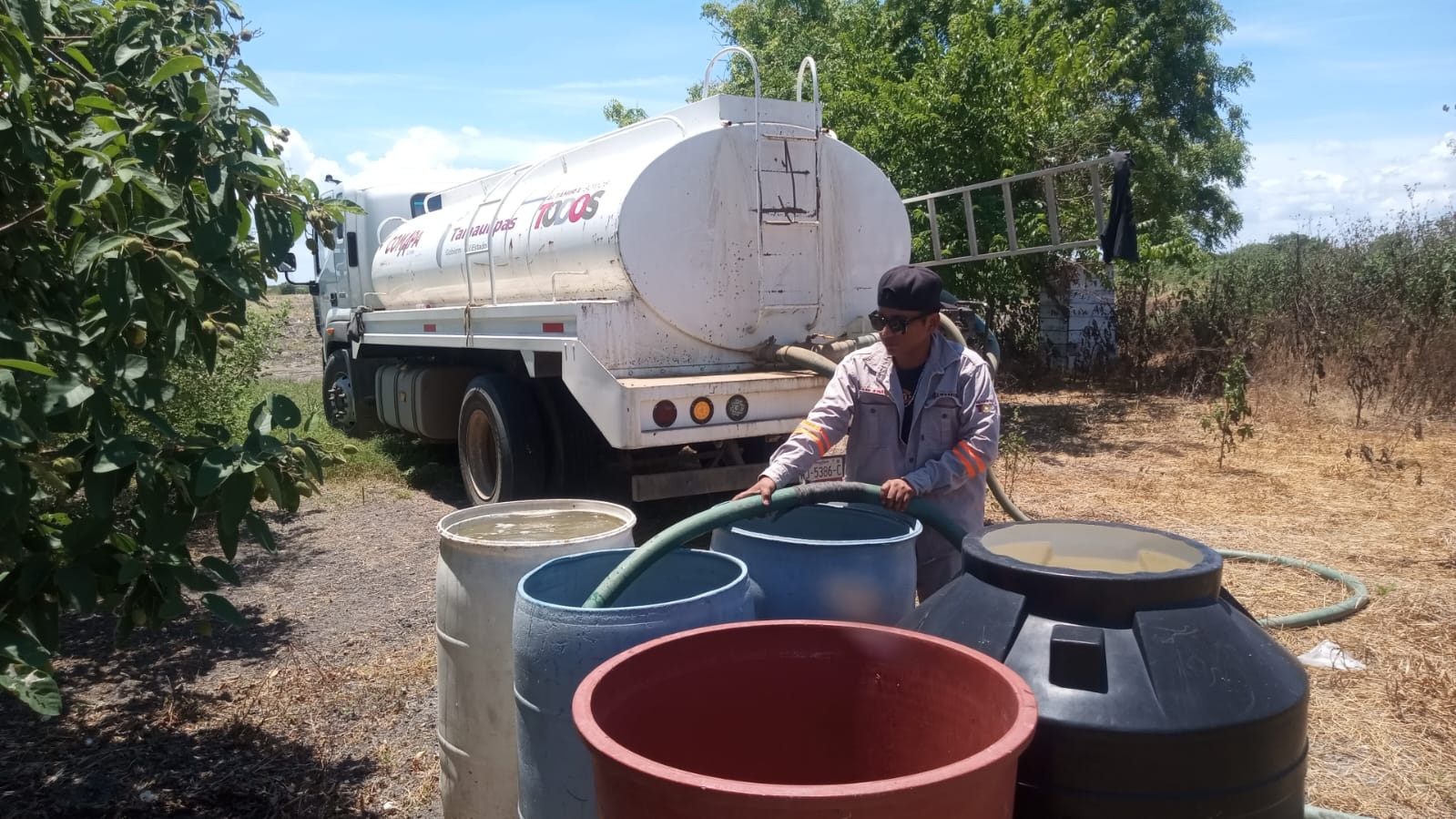 Lleva COMAPA Altamira agua en pipas a localidades rurales *Que por su lejanía afrontan sus habitantes dificultades para recibir el servicio