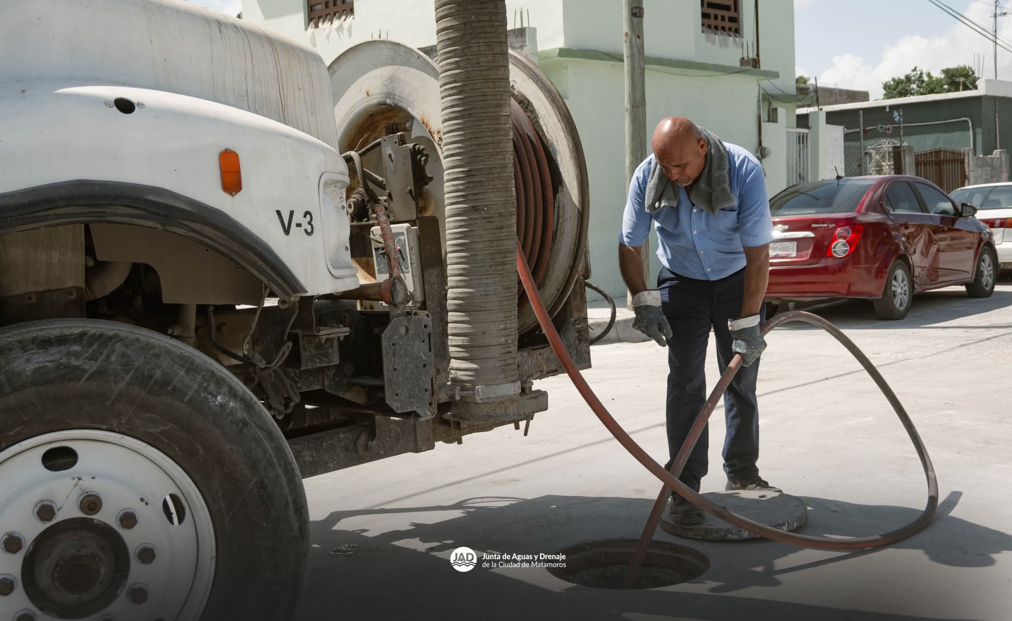Gobierno de Beto Granados realiza limpieza de drenaje en la colonia Guillermo Guajardo