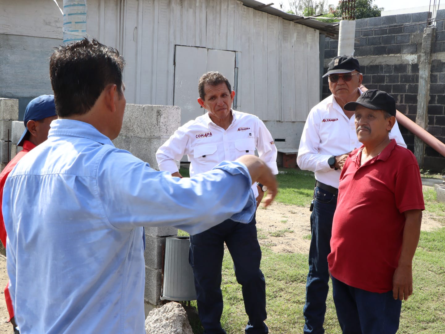 COMAPA Altamira mejora operatividad de red hidrosanitaria en colonia Guadalupe Victoria *Supervisa gerente general Dr. Gabriel Arcos Espinosa, desazolve de registros y avance de reposición de colector de drenaje en ese sector