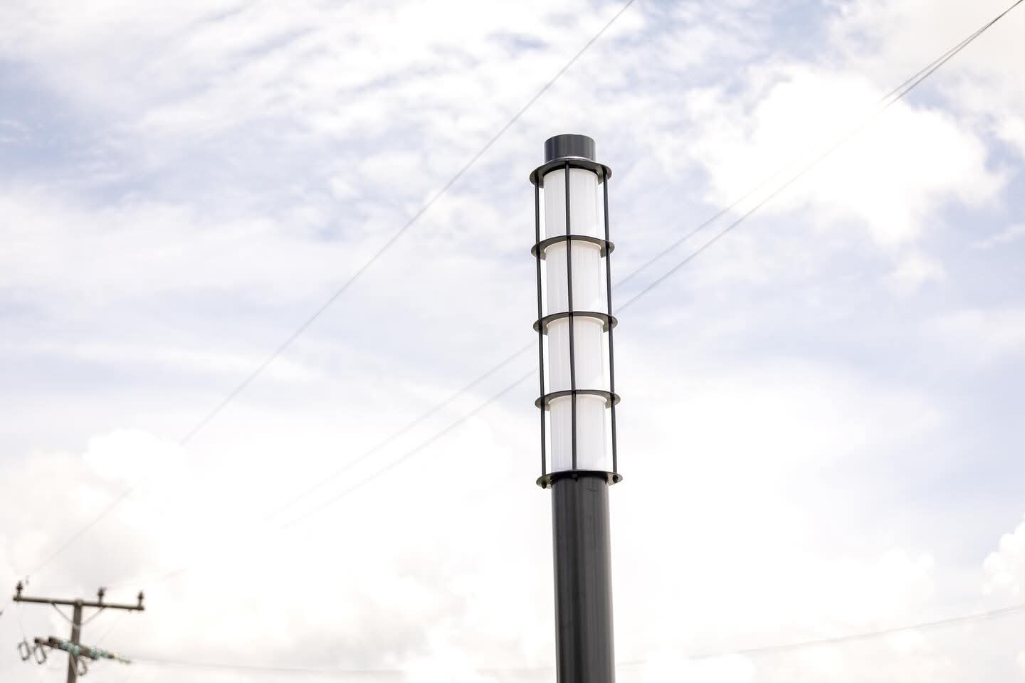 Alcalde Beto Granados fortalece seguridad con nuevas luminarias en el bordo del Río Bravo