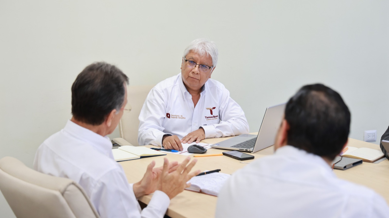 Pone en marcha SEDENER proyecto de cargador para autos eléctricos en Victoria