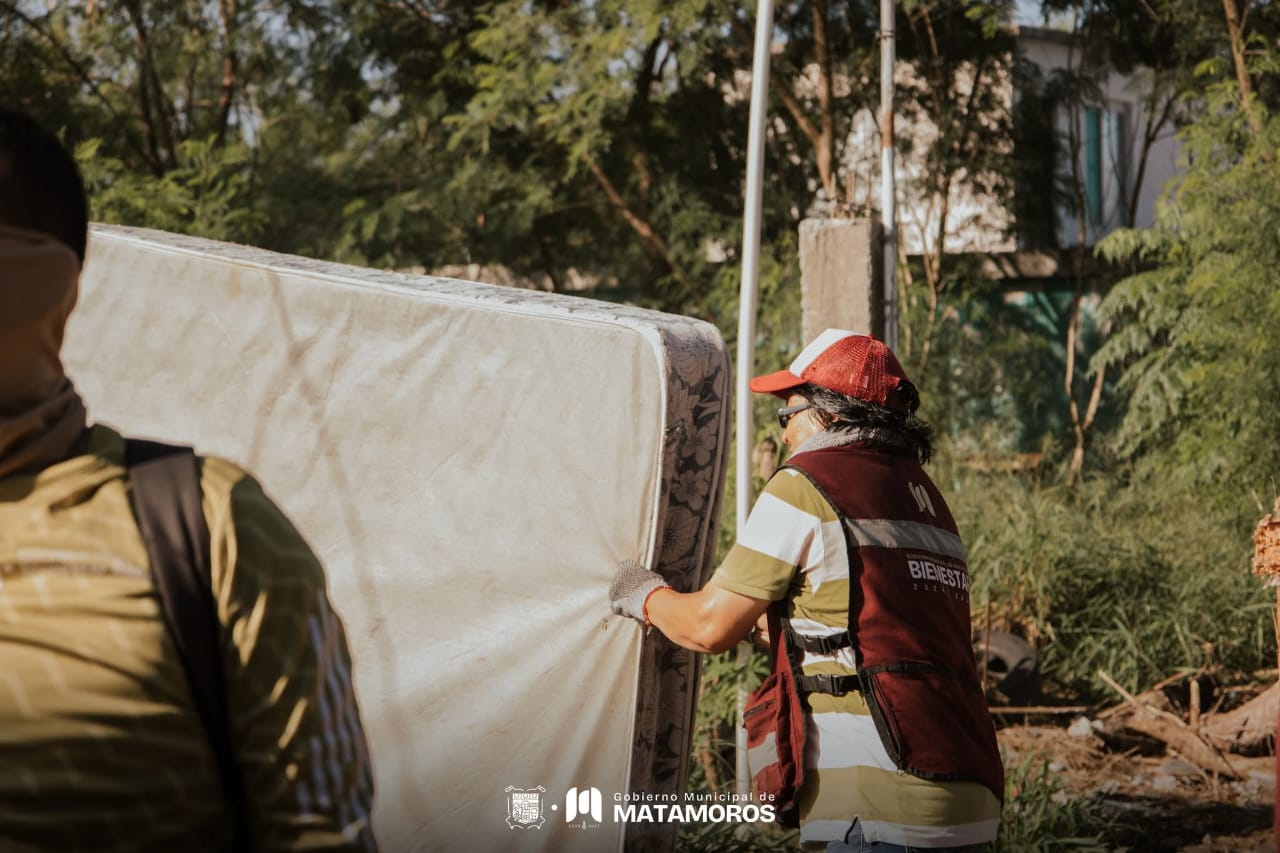 Gobierno de Matamoros refuerza acciones de limpieza en San Pablo, Ampliación del Valle y Control 3 Norte