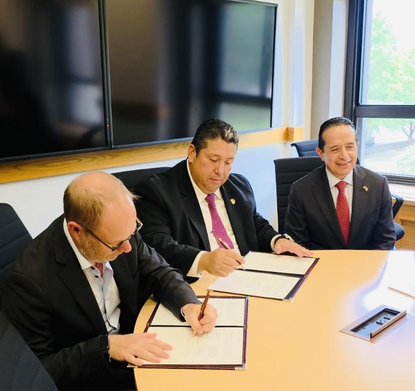 Firman acuerdo Universidad de Ottawa y Tec Madero