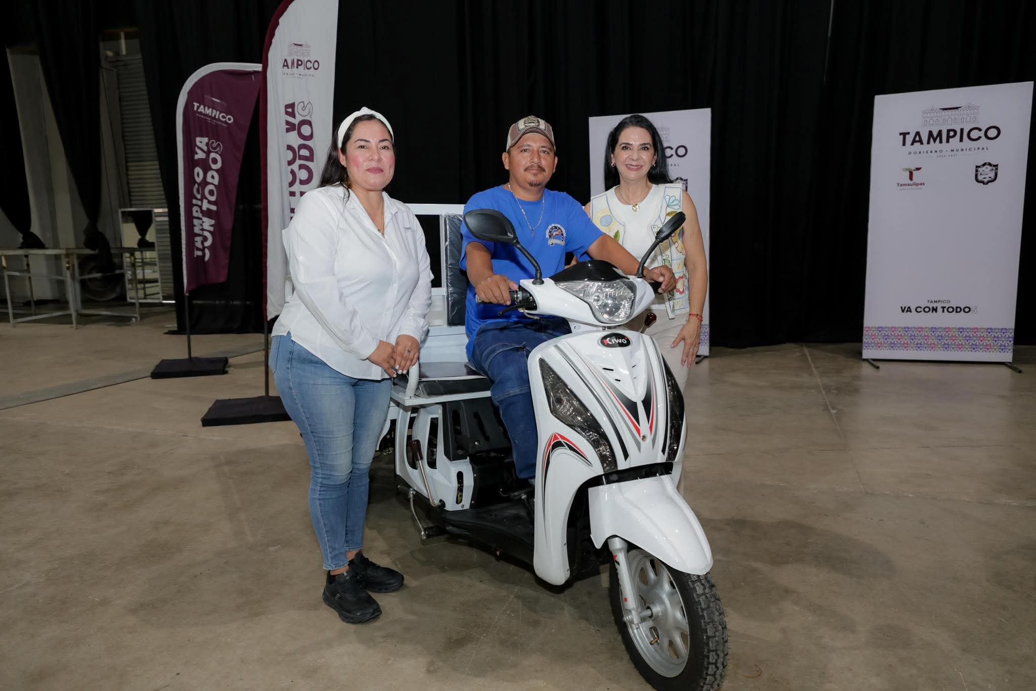 Inicia la Alcaldes Mónica Villarreal Programa de Sustitución de Animales de Carga por Motocarros
