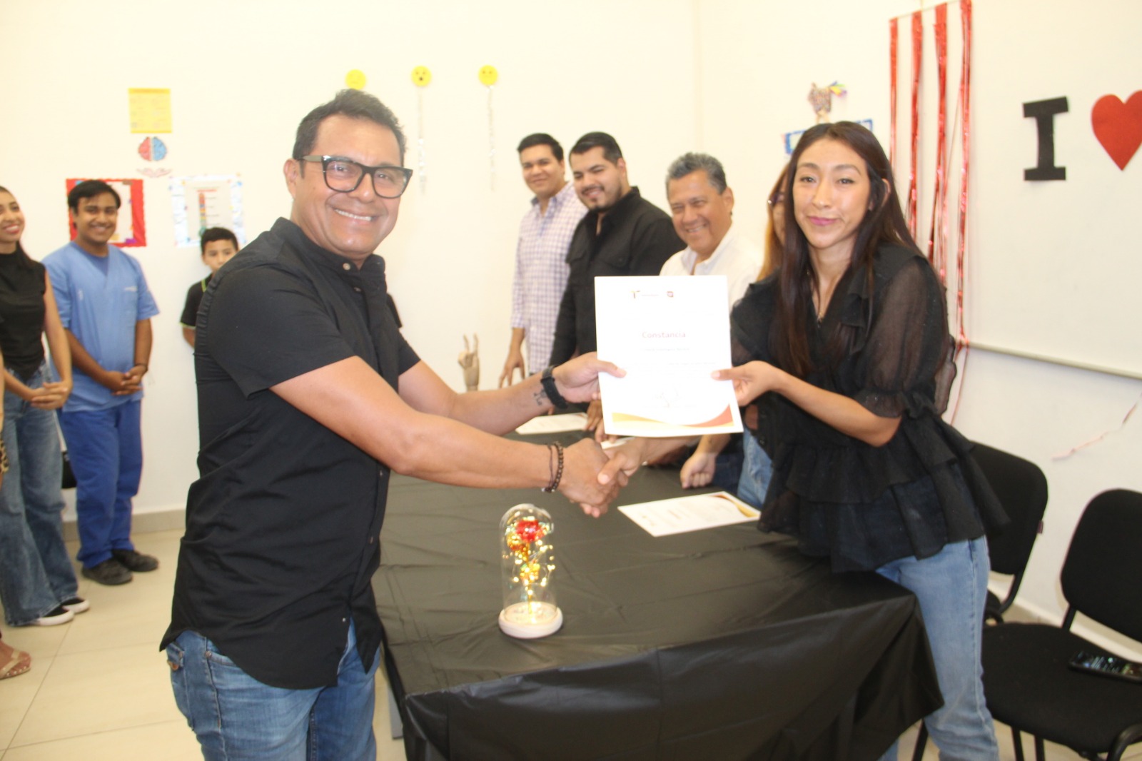 Capacita SEBIEN en Lengua de Señas