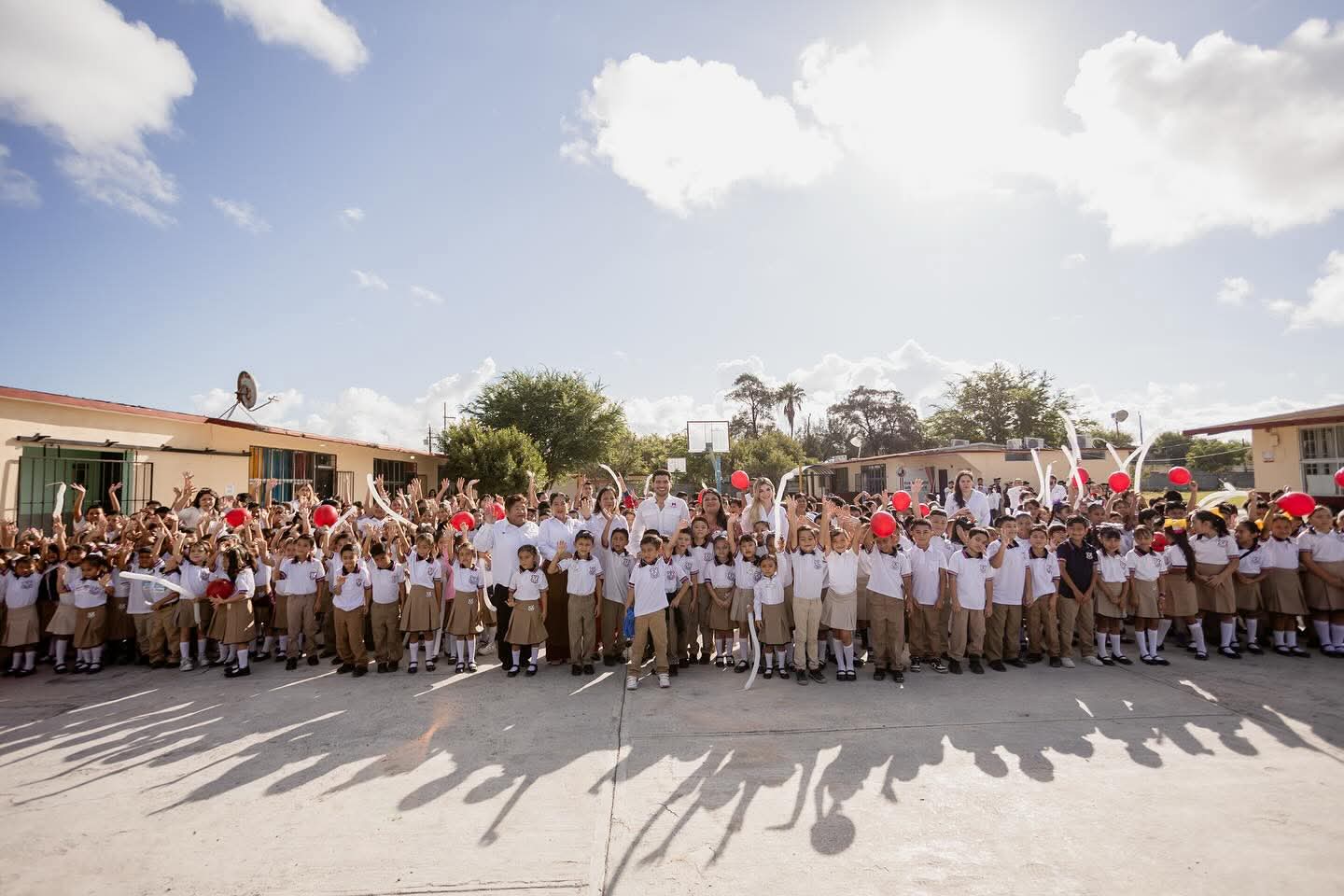 Alcalde Beto Granados hace entrega de barda perimetral y anuncia pronta colocación de techumbre en la primaria Ernesto Guajardo Salinas