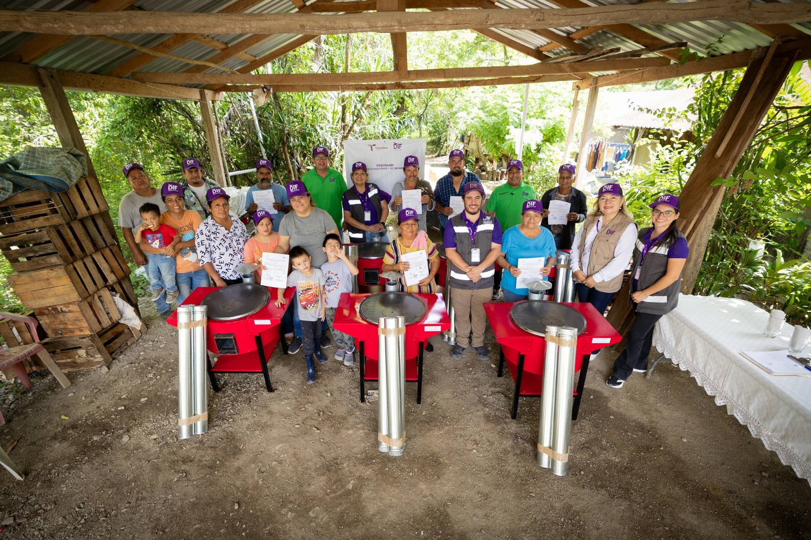 DIF Tamaulipas impulsa bienestar en comunidades rurales con estufas ecológicas y proyectos de captación de agua