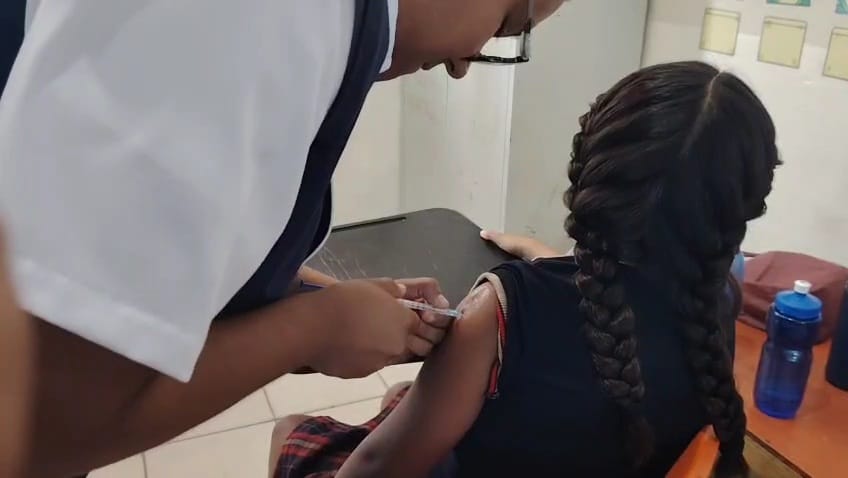 Pone en marcha Salud Campaña Intensiva de Vacunación contra el VPH 2025