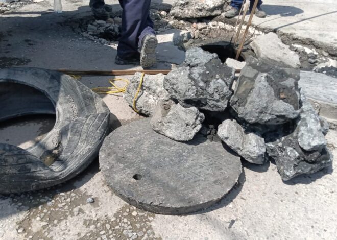 Gobierno de Beto Granados realiza limpieza de pozos de visita en la colonia Las Torres