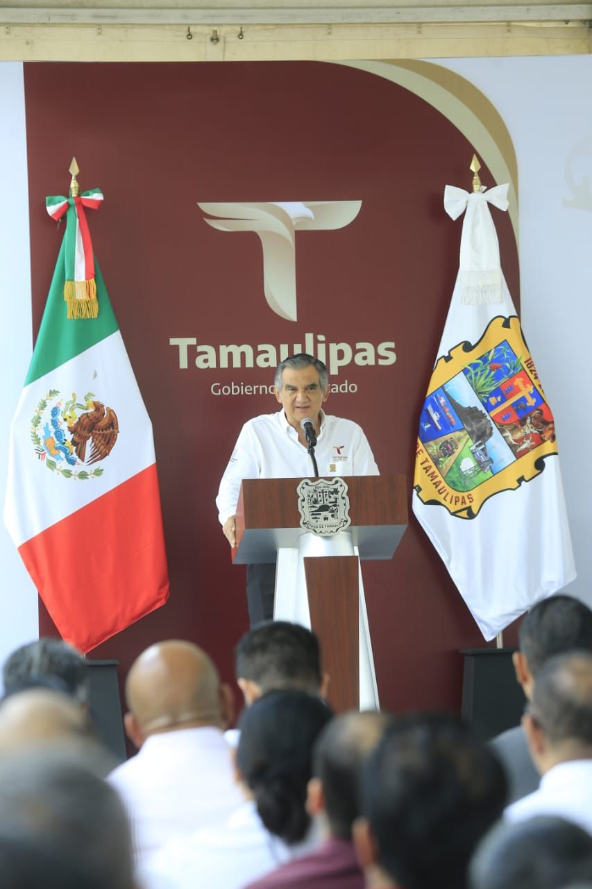 Con helicóptero y víveres Tamaulipas apoya a Veracruz; gobernador llama a la población a solidarizarse