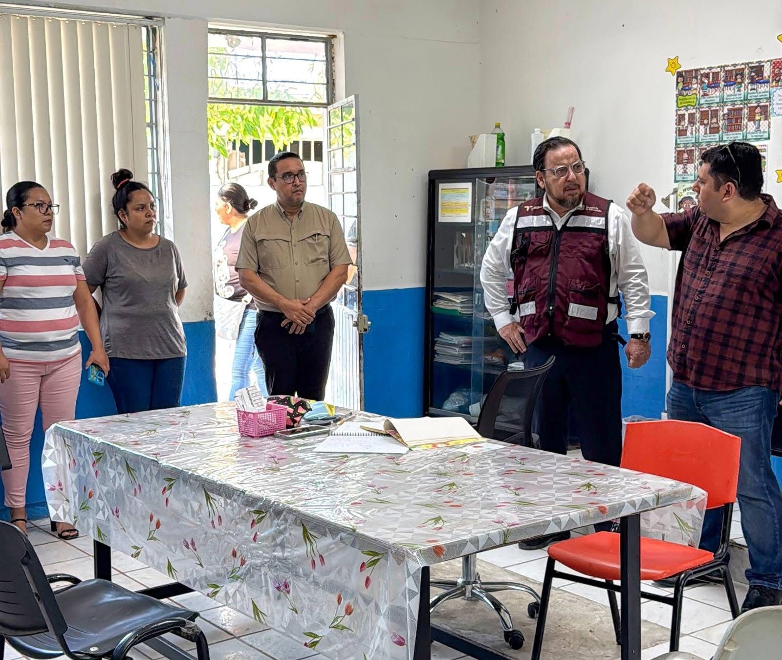 Visita secretario de Educación de Tamaulipas escuelas dañadas por lluvias en la zona sur