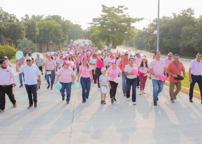 Encabeza Rossy Luque caminata por el Día Internacional de la Lucha Contra el Cáncer de Mama