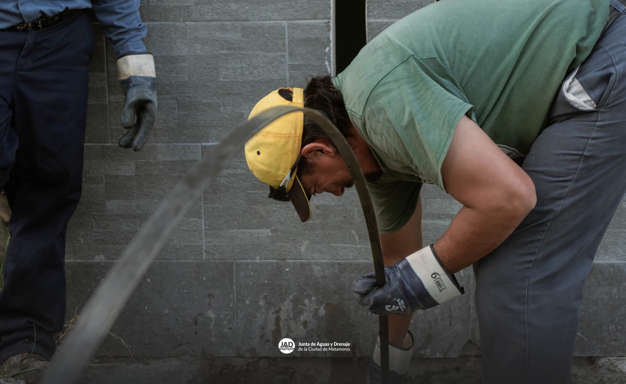 Gobierno de Matamoros realiza limpieza y desazolve en la colonia Popular