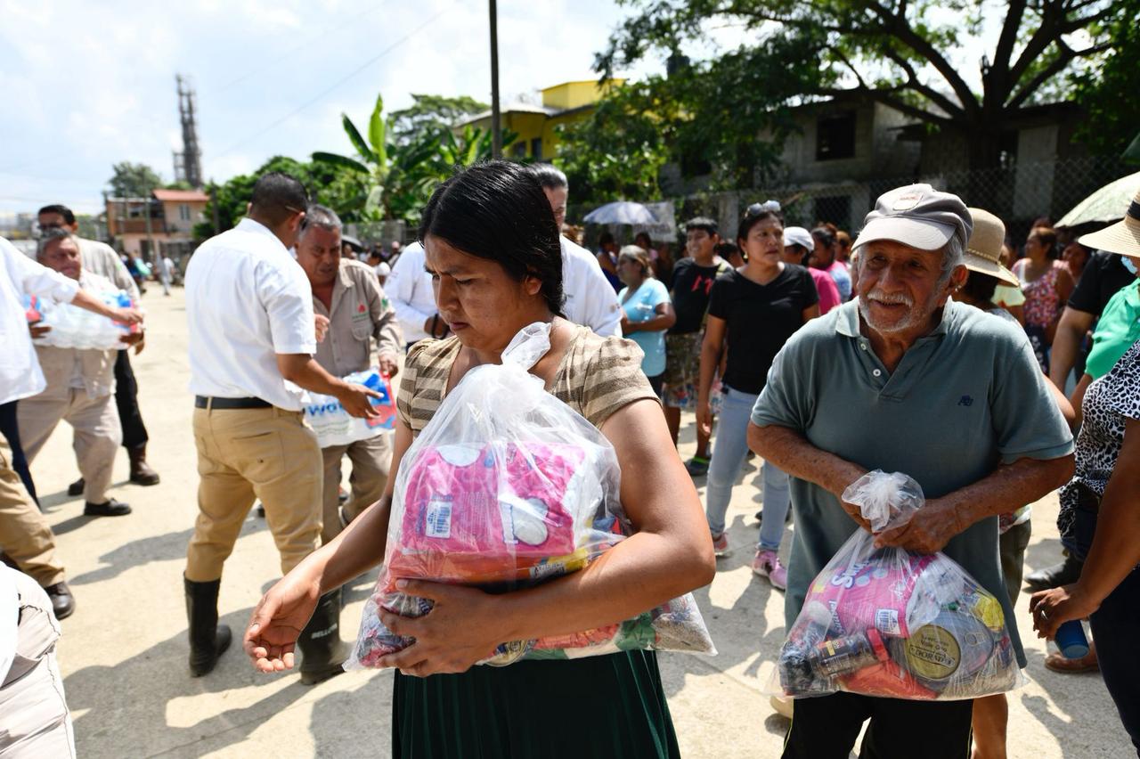 Entrega Pemex 30 toneladas de víveres en las comunidades del municipio Álamo Temapache, Veracruz