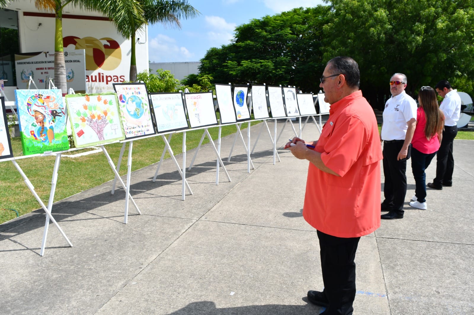 Expresan PPLs su visión de paz con lápiz y acuarela