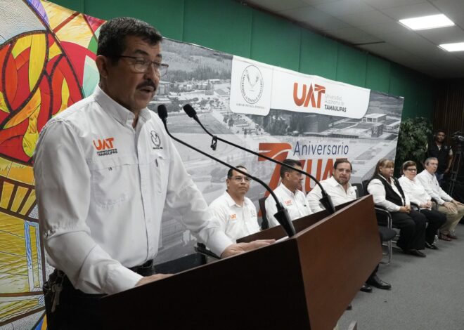 UAT y Secretaría de Educación entregan más de 8 000 becas a universitarios