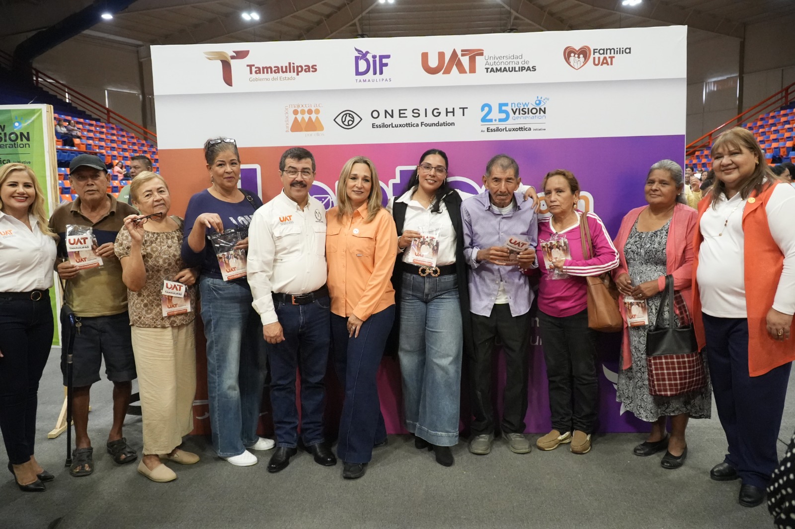 “Lentes con Corazón” reafirma vocación humanista de la UAT