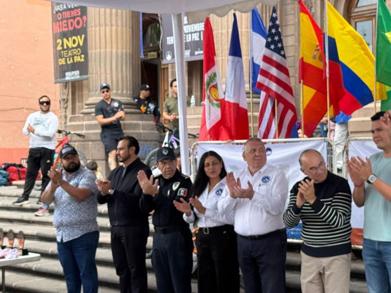 Tamaulipas reconoce el talento y compromiso de policías y bomberos en los XII Juegos Latinoamericanos  Noviembre 01 de 2025  San Luis Potosí.-En representación del gobernador,  Américo Villarreal Anaya, Willy Zúñiga Castillo, secretario ejecutivo del Sistema Estatal de Seguridad Pública, asistió a la ceremonia de clausura de los XII Juegos Latinoamericanos de Policías y Bomberos, celebrada en San Luis Potosí.   Dicho evento fue organizado por la Asociación Internacional de Tácticas Policiales (A.I.T.P.), en coordinación con el Gobierno Municipal de San Luis Potosí, del 26 de octubre al 01 de noviembre del año en curso.   A nombre del Gobierno del Estado de Tamaulipas, se expresó un especial reconocimiento al Gobierno Municipal, por su hospitalidad, compromiso y excelente organización, que hicieron posible el éxito de este importante encuentro.   Zúñiga Castillo, dijo que estos juegos recuerdan que el deporte, la labor policial y la de los cuerpos de bomberos comparten valores esenciales: disciplina, trabajo en equipo, valor y solidaridad.   Por último, señaló que la importancia de estos eventos radica en que fortalecen los lazos de fraternidad entre las corporaciones de seguridad y rescate de los distintos países participantes, fomentando la cooperación, el intercambio de experiencias y la construcción de comunidades más seguras y unidas.