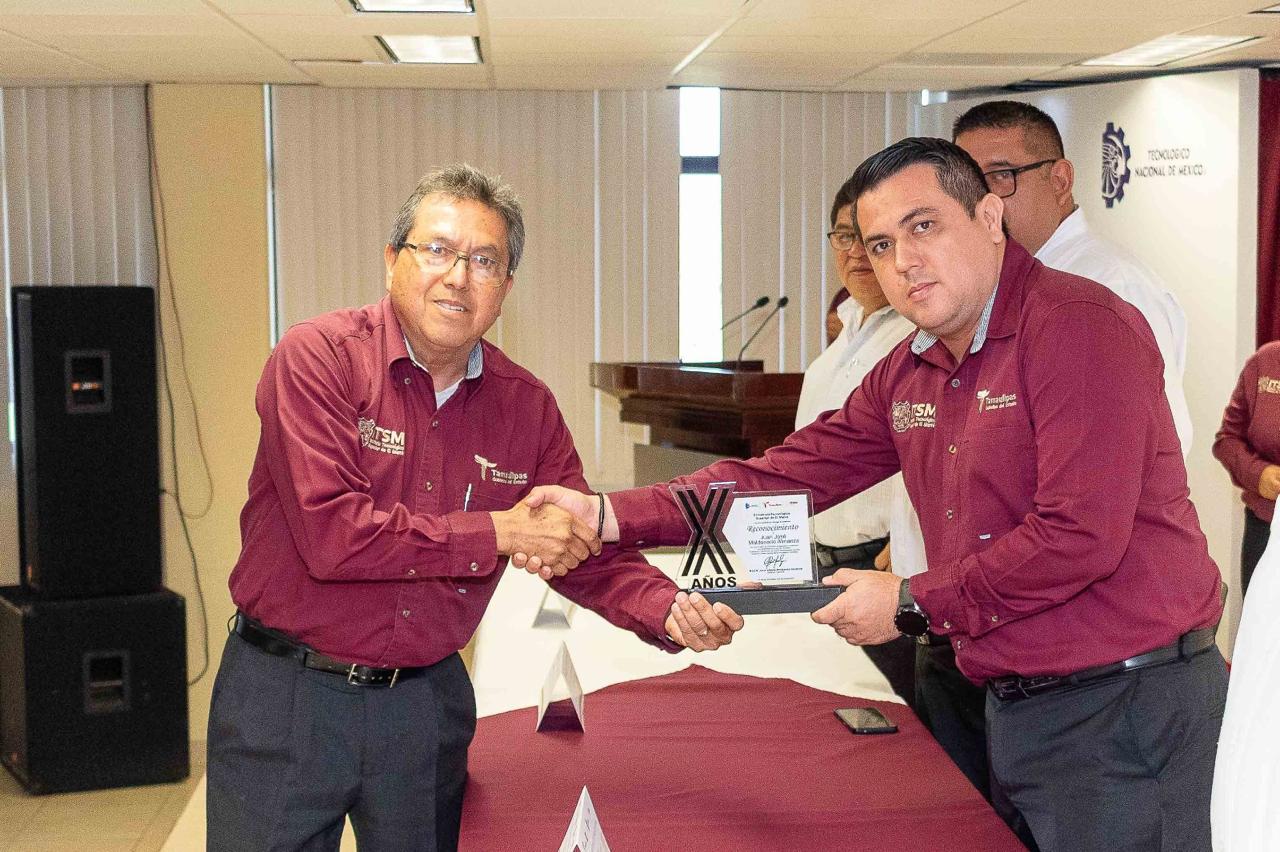 Reconoce y valora Tecnológico de El Mante a docentes y personal administrativo