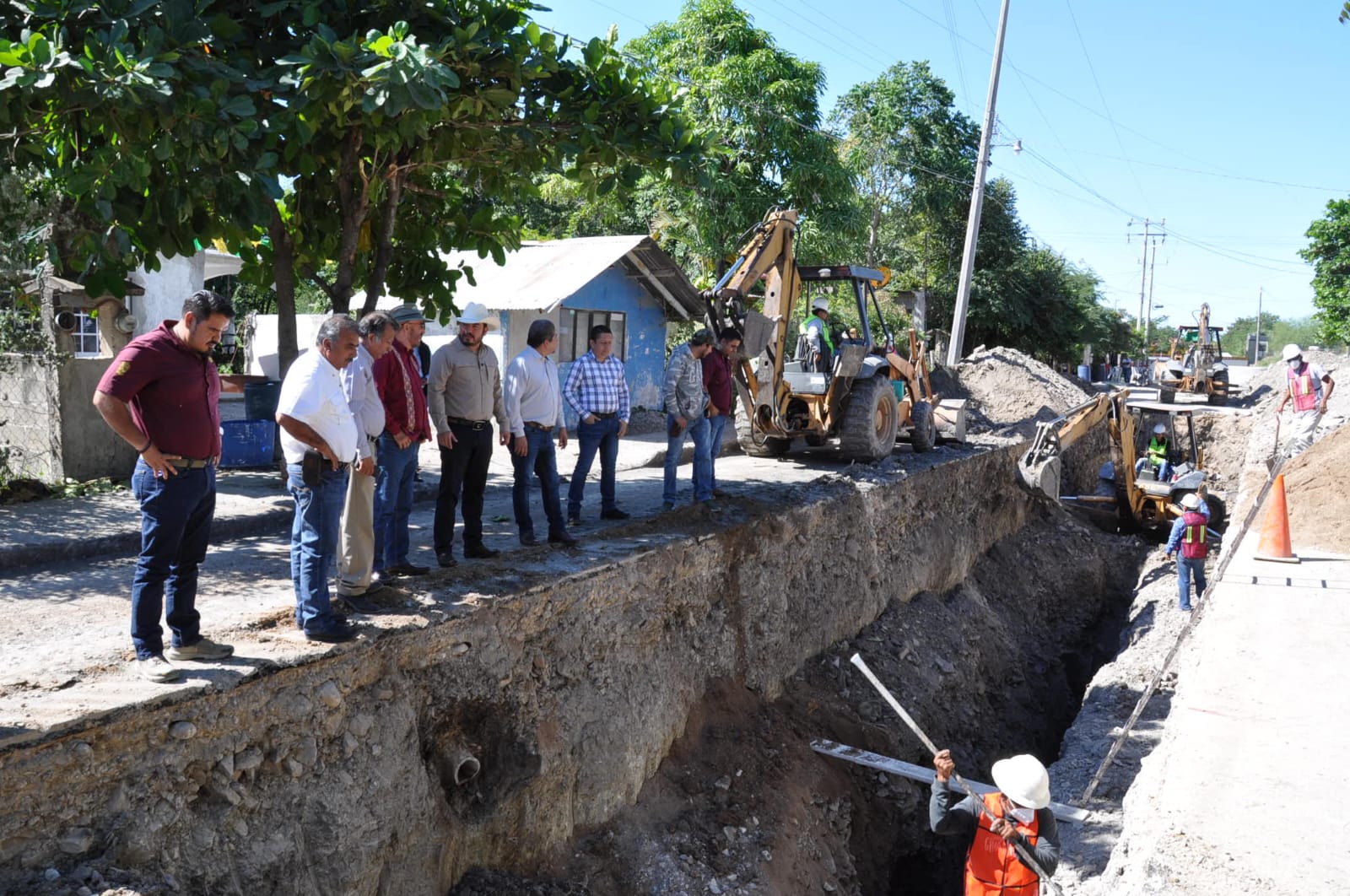 Supervisa SRHDS avances en la rehabilitación del drenaje en el municipio de González