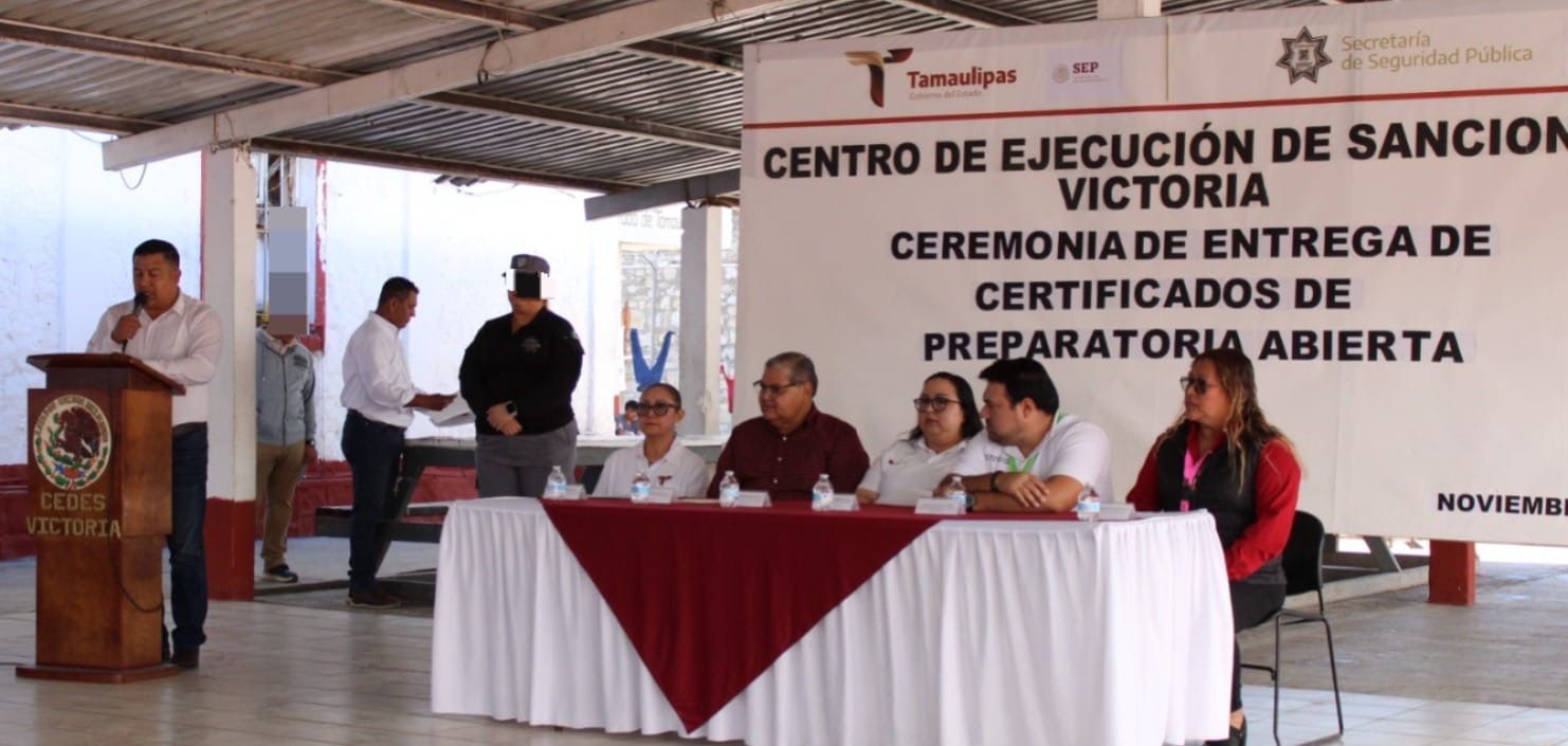 Educación que transforma: PPLs del CEDES Victoria reciben certificados de preparatoria