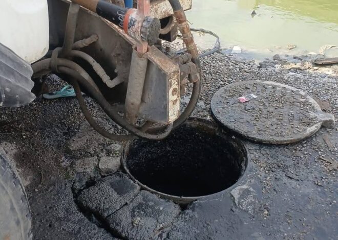 Repara gobierno municipal fuga y normalizan líneas de drenaje en la colonia Independencia