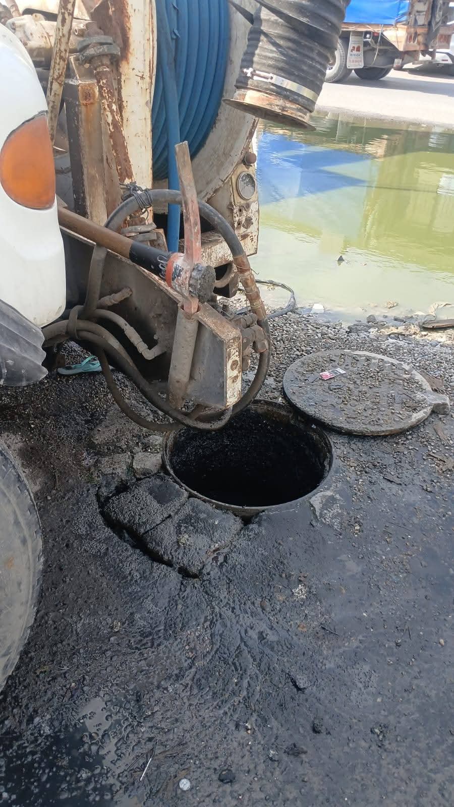 Repara gobierno municipal fuga y normalizan líneas de drenaje en la colonia Independencia