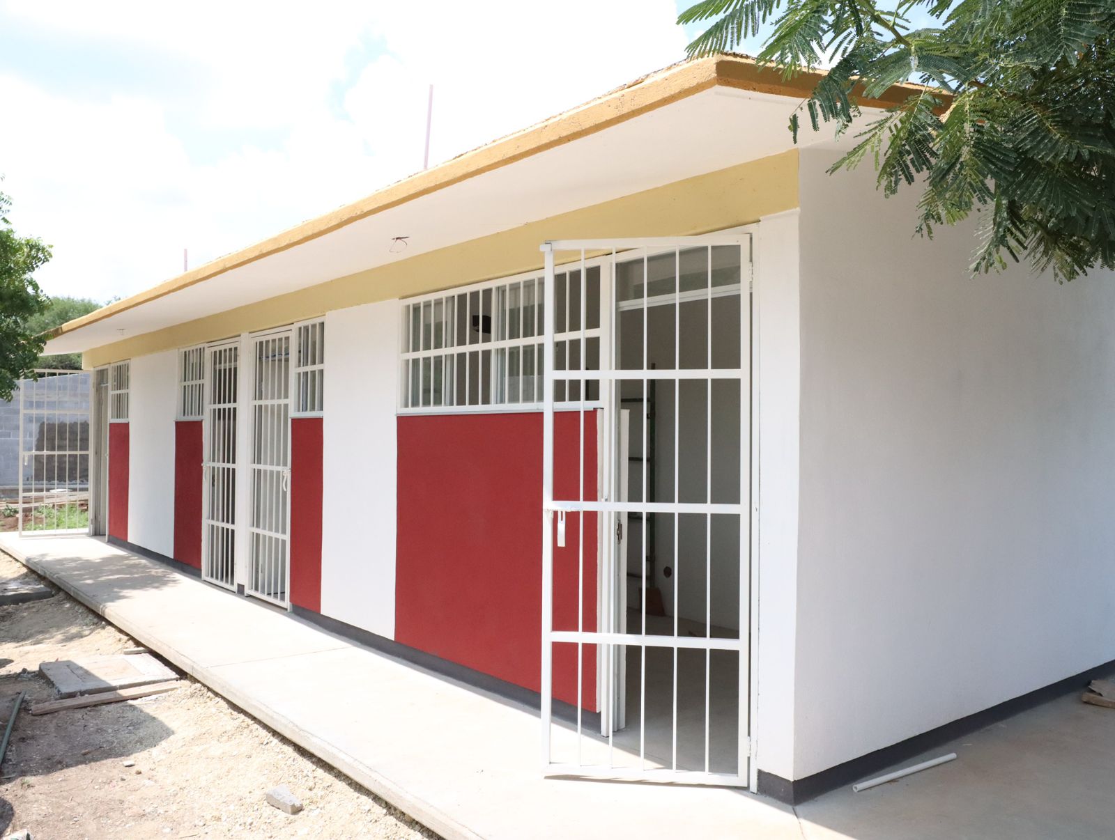 Atiende Gobierno del Estado 900 planteles educativos con inversión en infraestructura y equipamiento