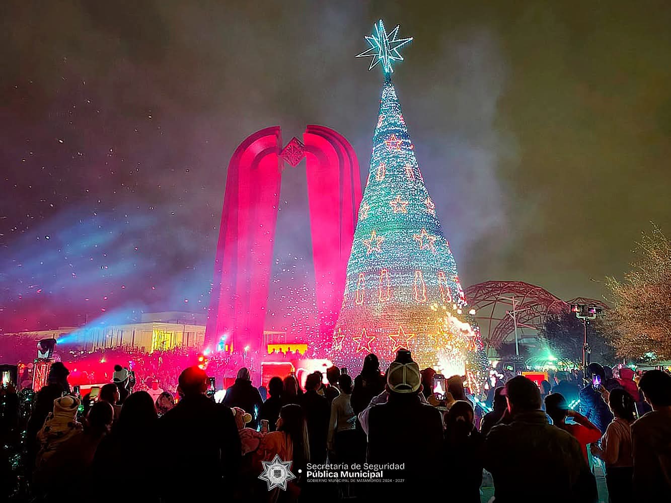 Se implementa operativo especial para garantizar seguridad a las familias durante el evento del encendido del pino en el Parque Olímpico