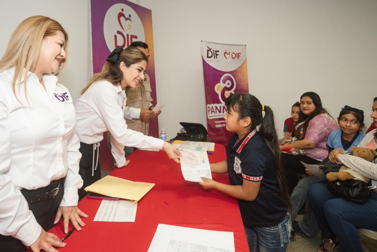 En coordinación con el DIF Estatal, DIF Matamoros hace entrega de las becas “Esperanza de Tamaulipas” y “ Tamaulipas te Agradece”