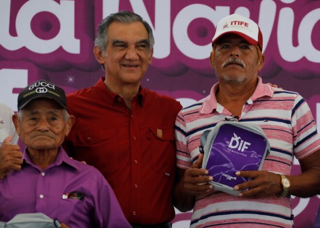 Apapachan Américo y María a las familias de Higuerillas con la Brigada Navideña Transformando Familias