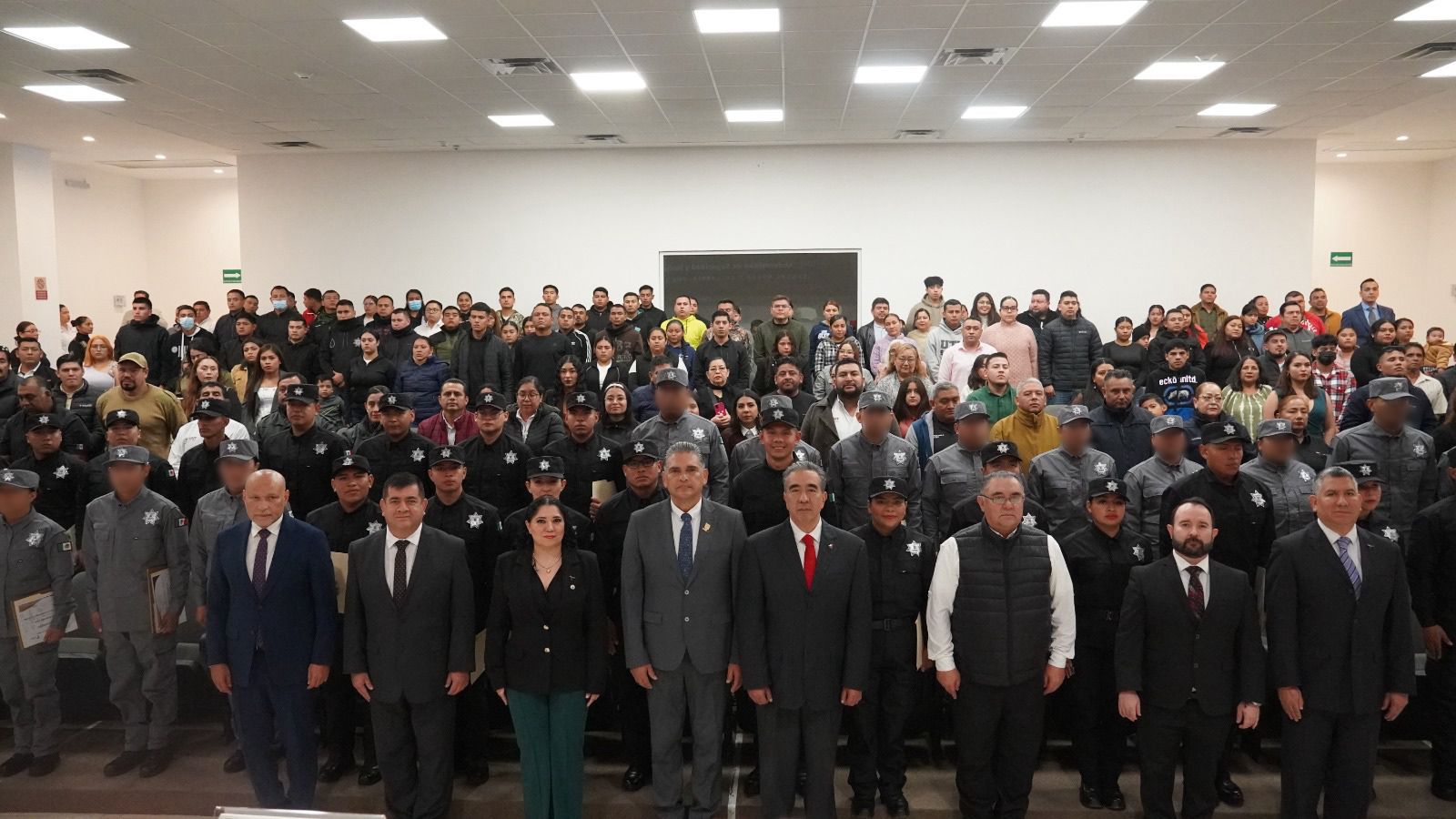 Se gradúan 41 elementos en la USJT