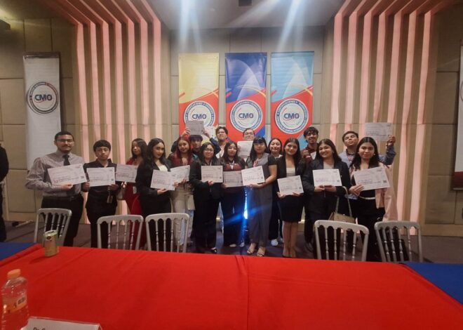 Actualizan a jóvenes de la UTTN en reformas aduaneras y arancelarias