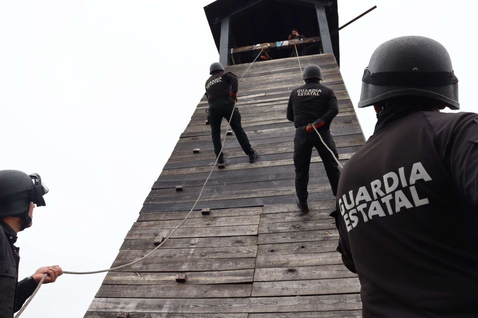 Capacitan a elementos operativos de la SSPT en Medicina Táctica Policial