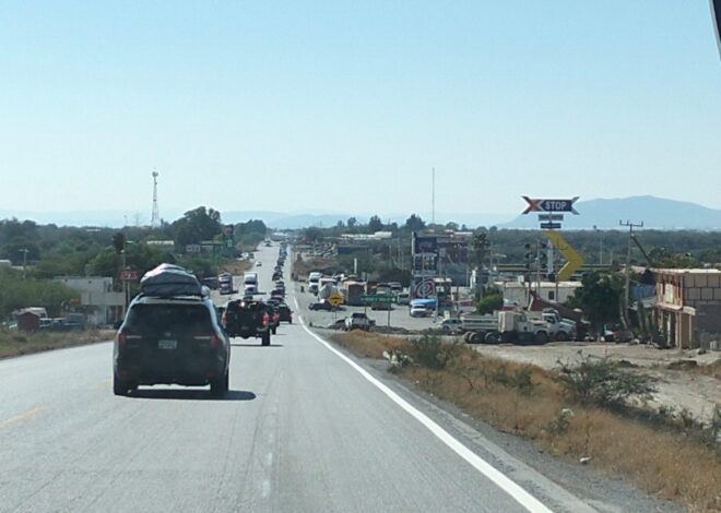 Escolta Guardia Estatal caravana de 250 vehículos de paisanos en la Carretera Federal 101
