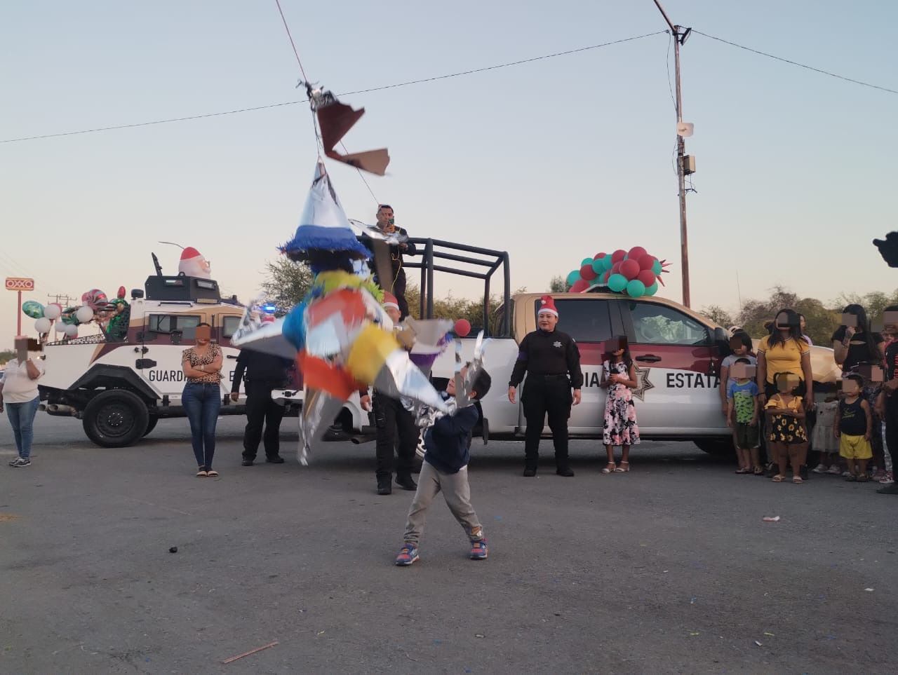 Personal de la Guardia Estatal alegra a niñez de Nuevo Laredo con posadas