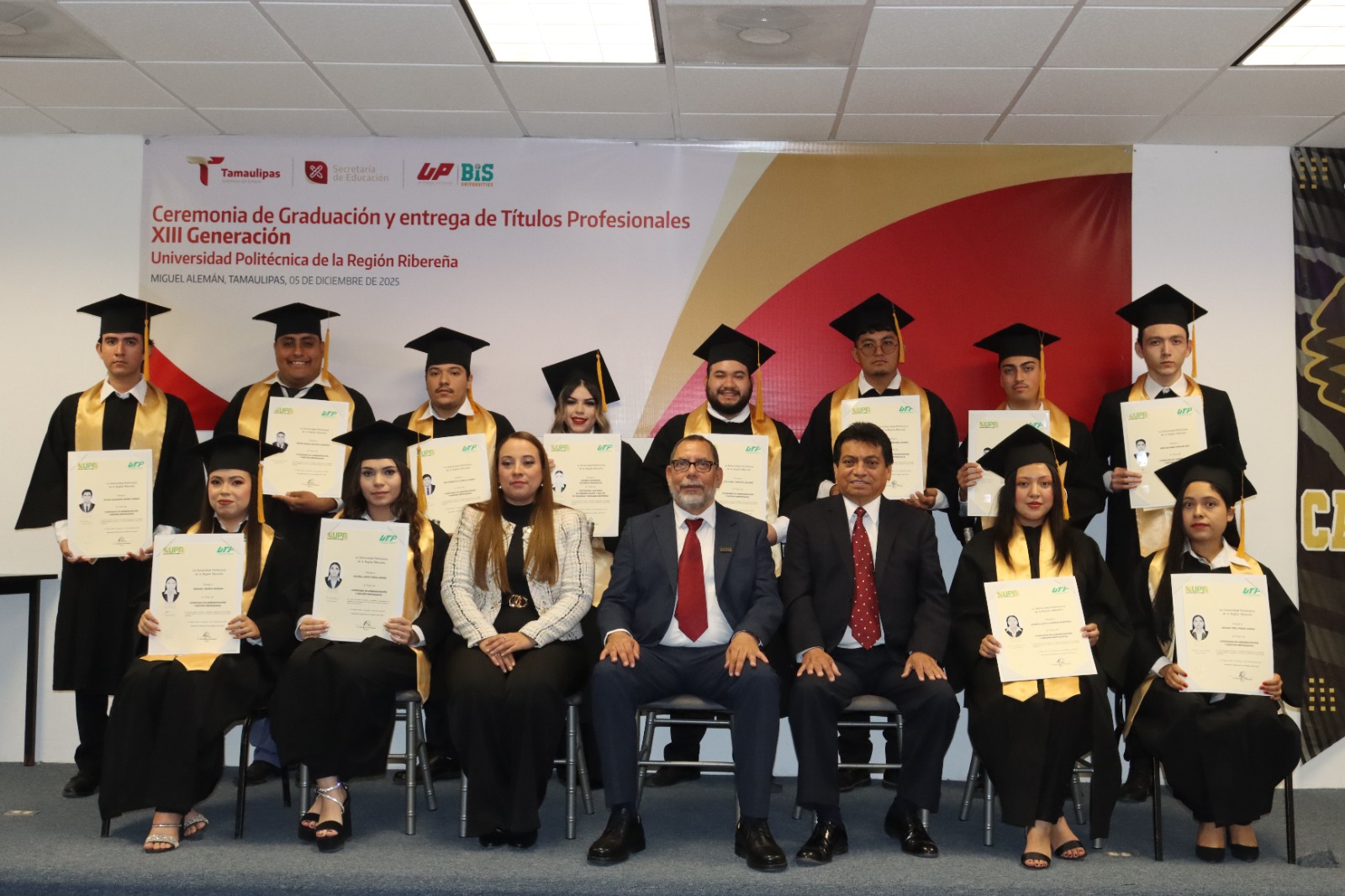Entrega UP de la Región Ribereña a 39 egresados listos para impulsar el desarrollo regional
