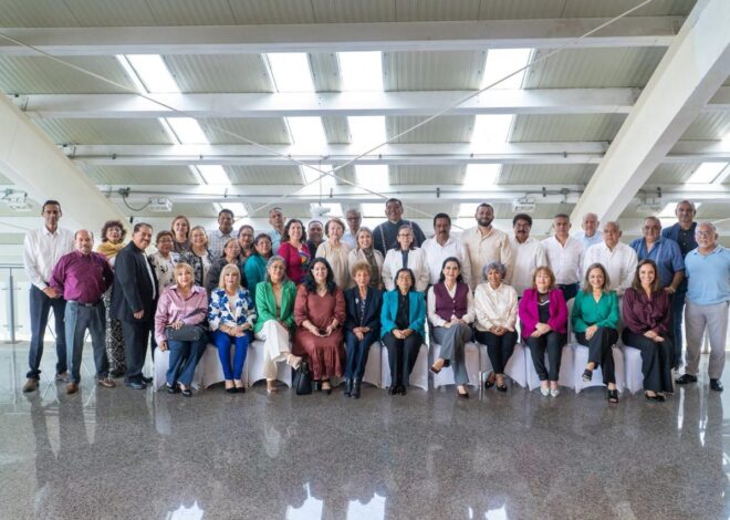 Reconoce Mónica Villarreal la labor del magisterio y refrenda su compromiso con la educación