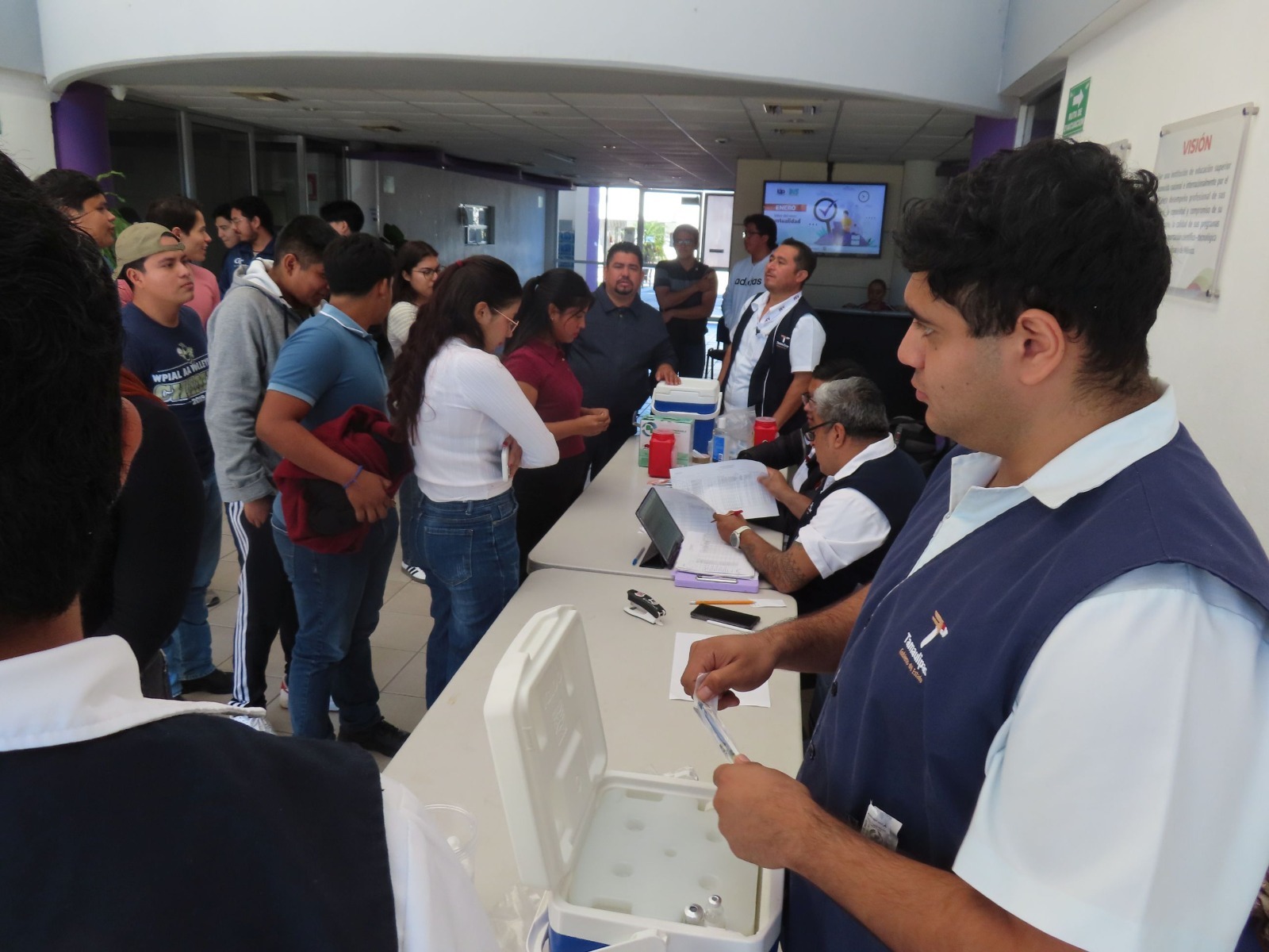 Refuerzan salud estudiantil con jornada de vacunación en la UPV
