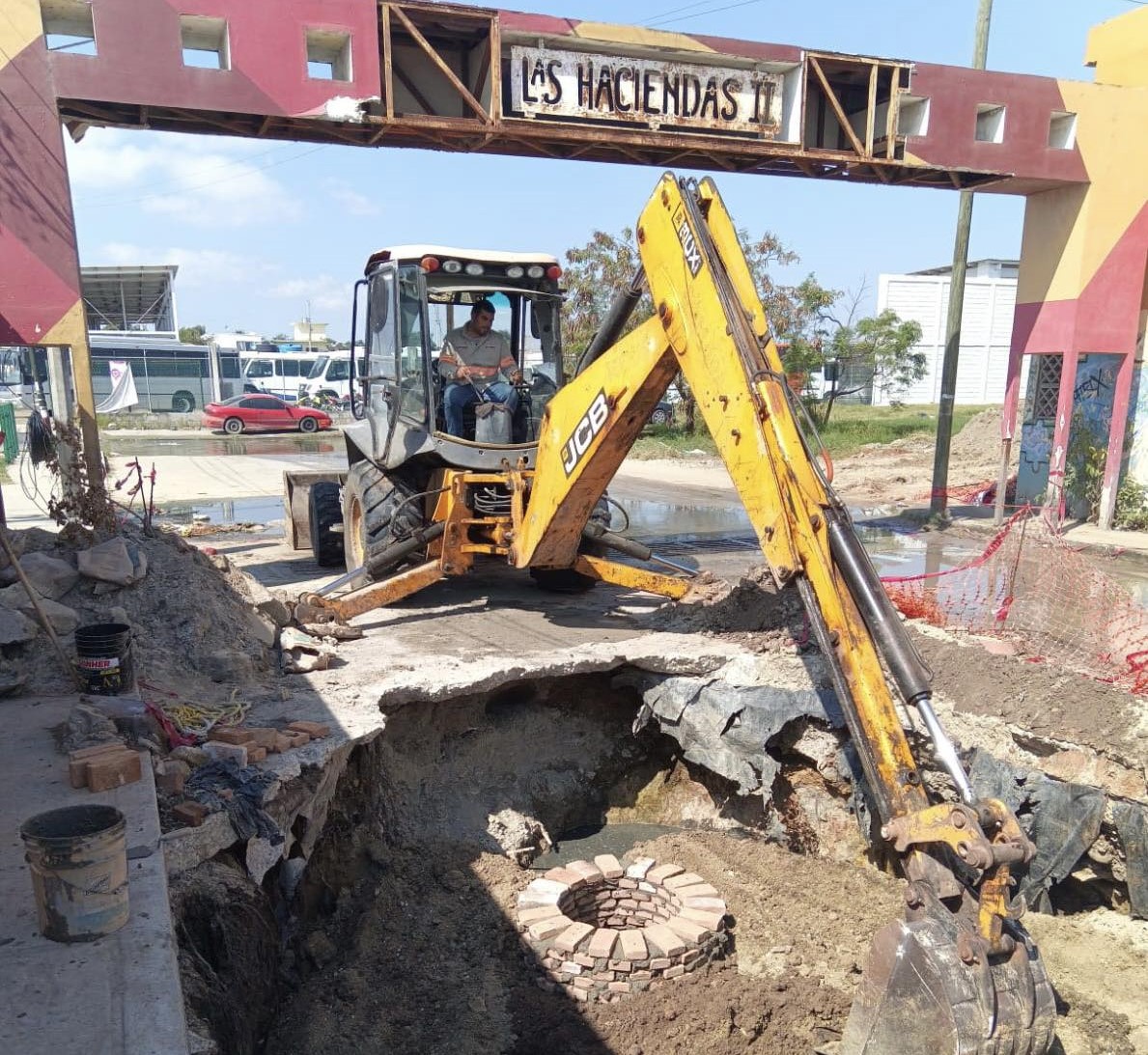 Repone y restaura COMAPA Altamira pozos de visita