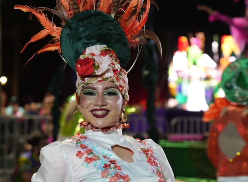 Va la Secretaría de Turismo por Patronato del Carnaval