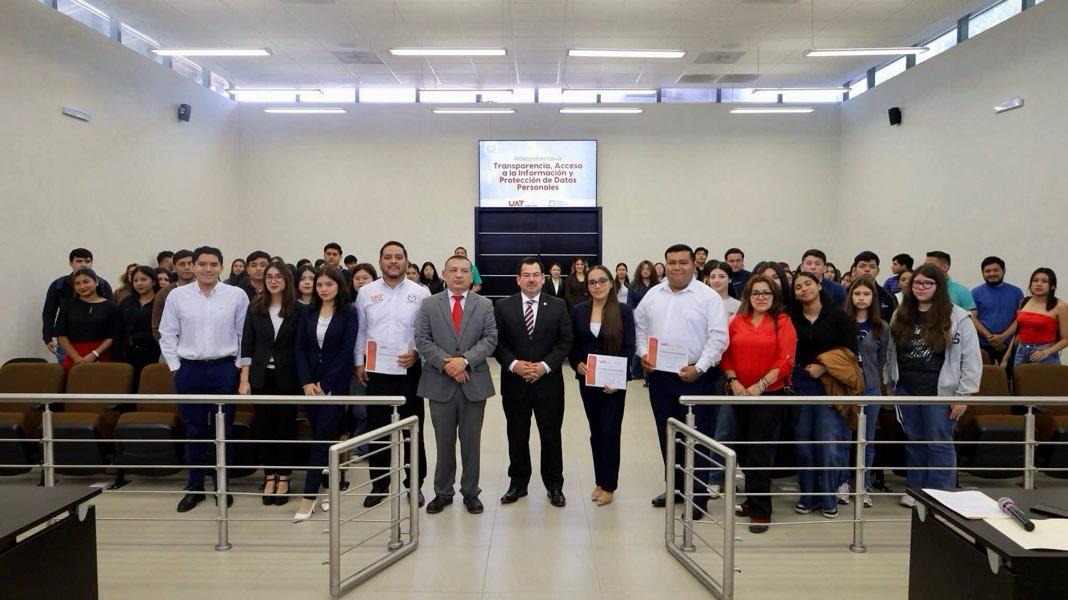Acerca TPT protección de datos personales a alumnos de la UAT