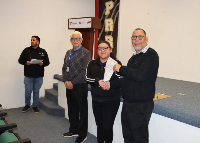 Impulsa UPRR permanencia escolar con becas para 85 estudiantes