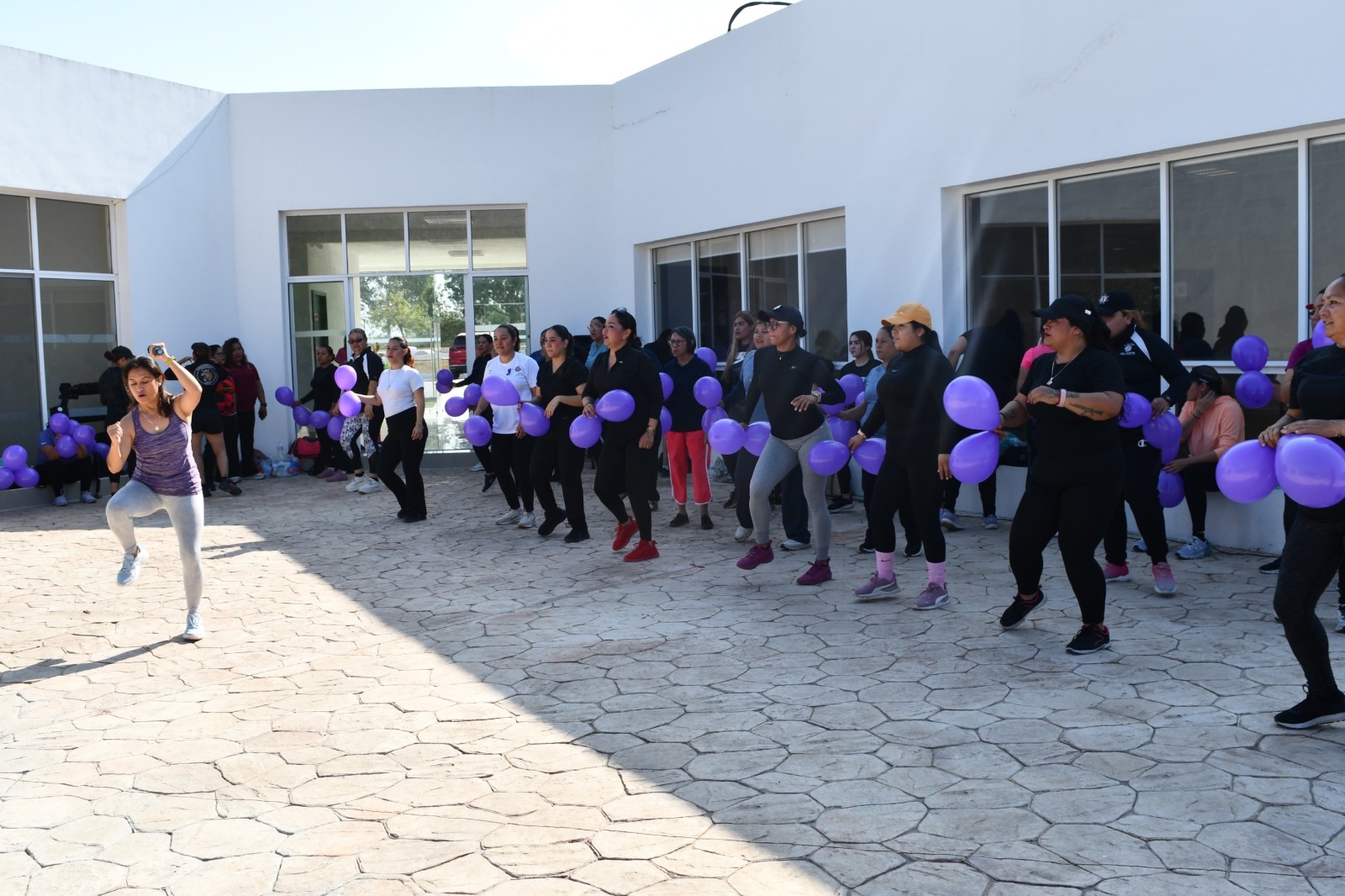 Participan trabajadoras de la SSPT en activación física conmemorativa del Día Internacional de la Mujer